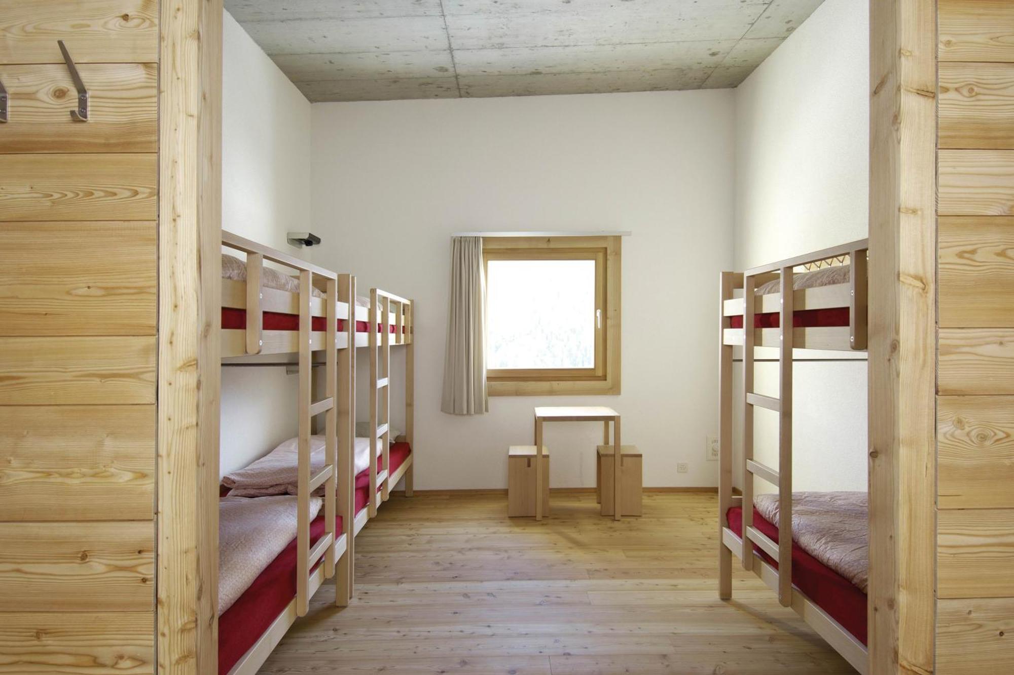 6-Bett-Zimmer mit Gemeinschaftsbad